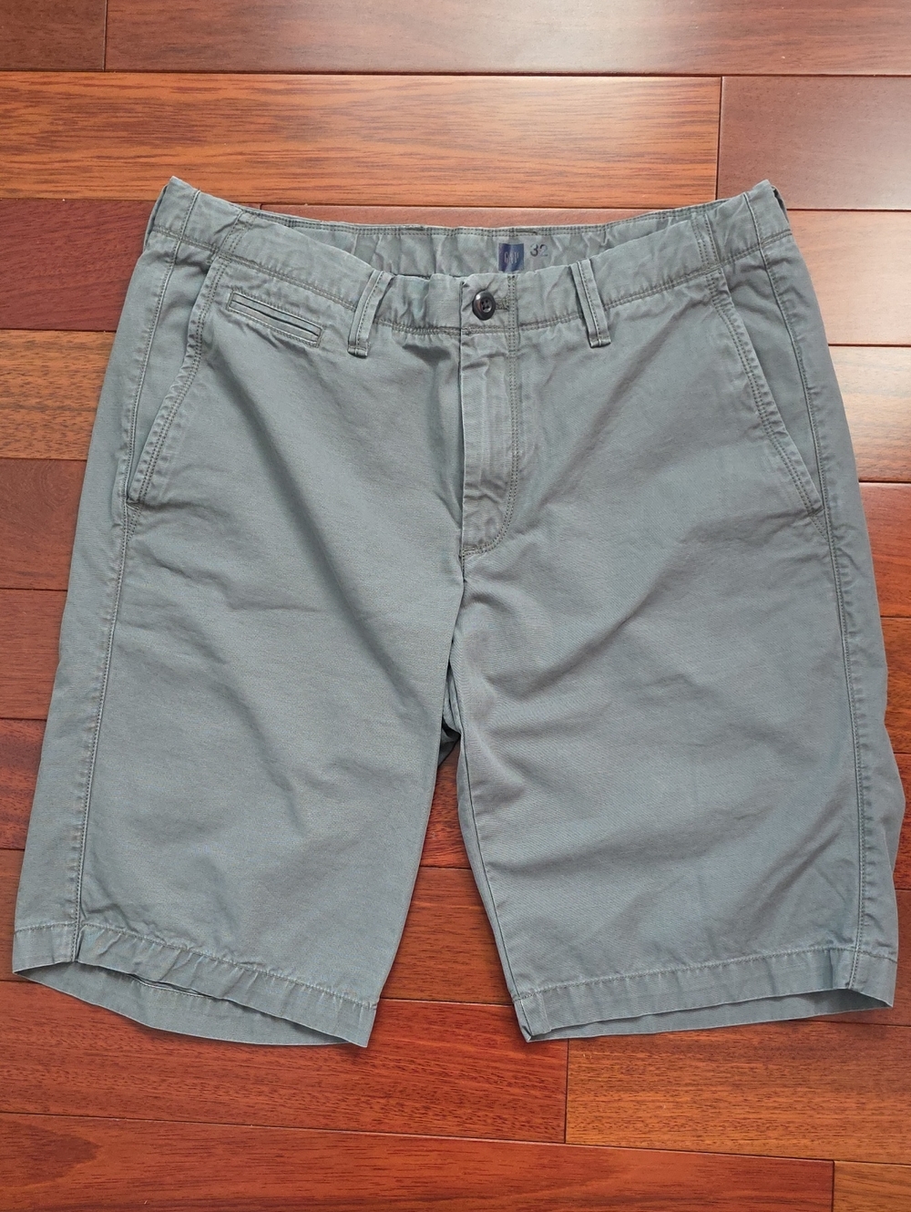 GAP Men's Slate Gray Flat-Front Chino Shorts